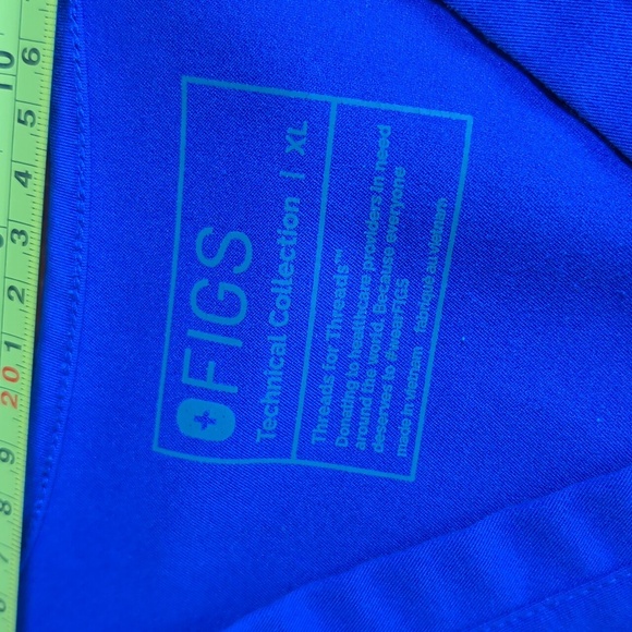 FIGS Catarina Winning Blue Short Sleeve Blue Scrub Top XL - Picture 6 of 10
